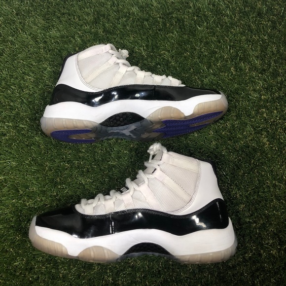 SOLD Jordan 11 Concord (2011) - Picture 6 of 8